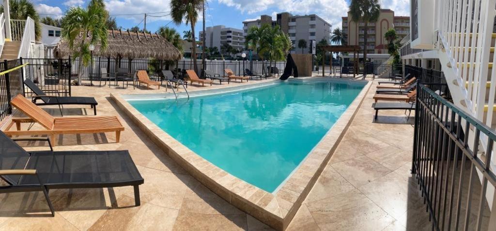 Holiday Isles Resort Мадейра-Біч Екстер'єр фото