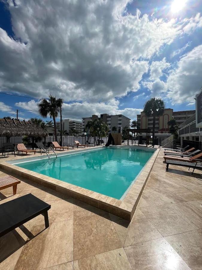 Holiday Isles Resort Мадейра-Біч Екстер'єр фото